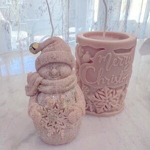 SALE!!🎄🎄Beautiful Christmas candles, small column and a snowman w/ gold bell hat